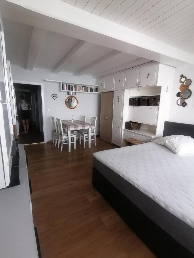 Kanzelhohe Haus Enzian - Apartment Gerlitzen מראה חיצוני תמונה